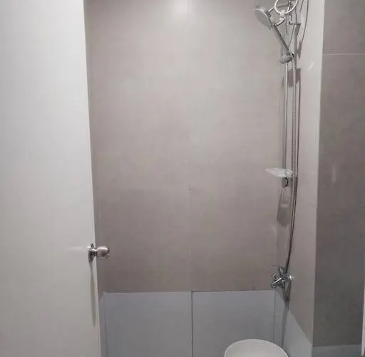 Affordable 2 Twin Beds - View Edsa Manila